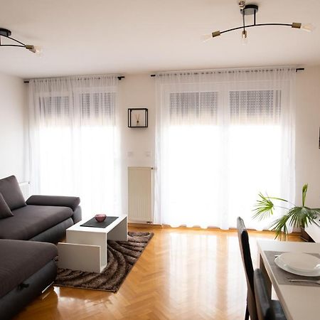 Apartman Martes Apartment Slavonski Brod Bagian luar foto