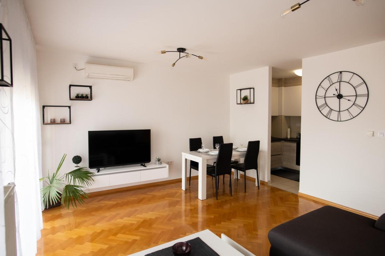 Apartman Martes Apartment Slavonski Brod Bagian luar foto